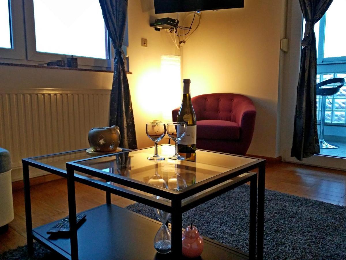 Factory - Self Check In Apartment Osijek Bagian luar foto