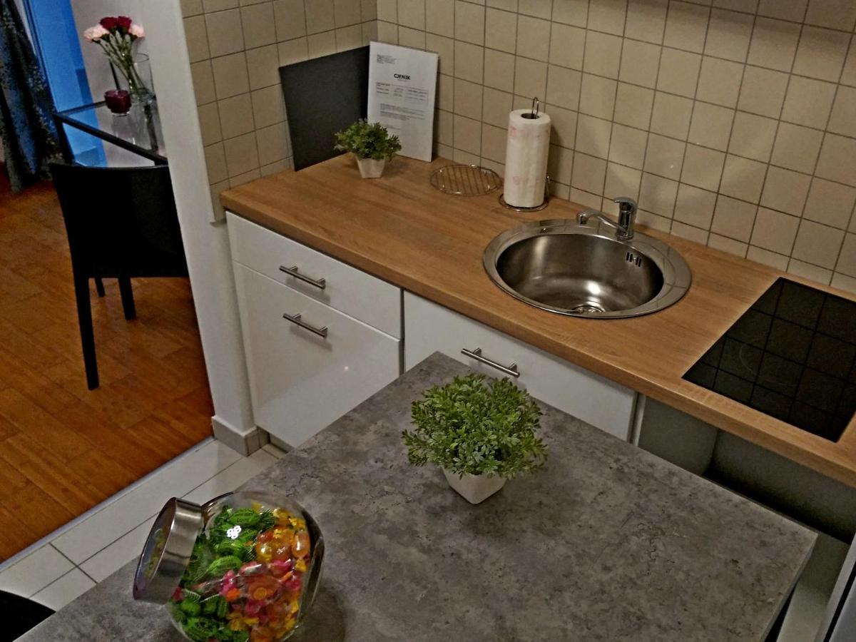 Factory - Self Check In Apartment Osijek Bagian luar foto