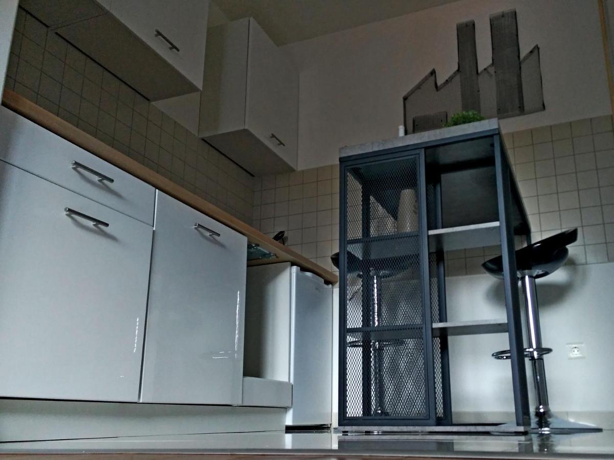 Factory - Self Check In Apartment Osijek Bagian luar foto