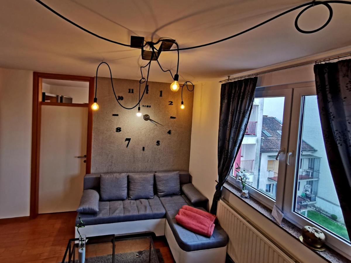 Factory - Self Check In Apartment Osijek Bagian luar foto